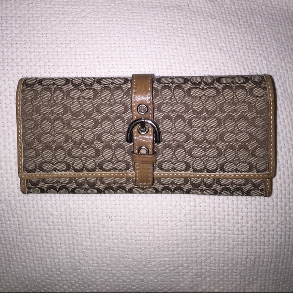 Hold for @pink. Coach Glasses Case (soft)