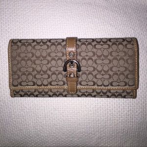 Hold for @pink. Coach Glasses Case (soft)