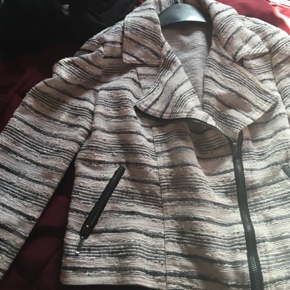 "*stoosh*" zip up light jacket - Picture 2 of 3