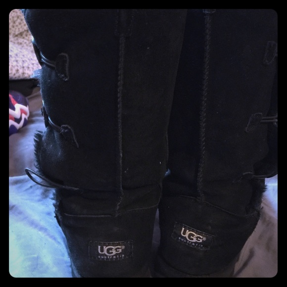 Black bailey button ugg boot
