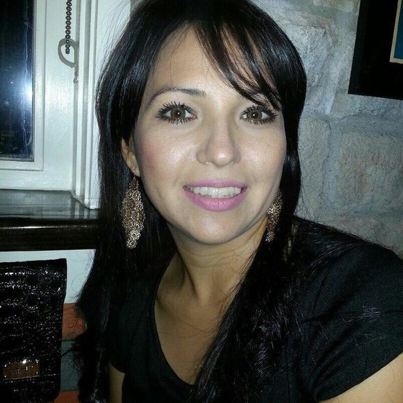 Meet your Posher, Alejandra