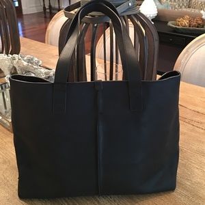Ugg Finn tote (NWT)