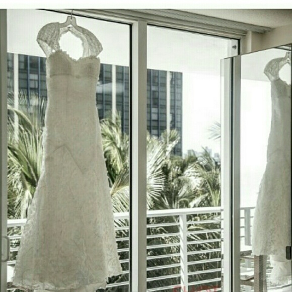 WEDDING DRESS - Picture 3 of 4