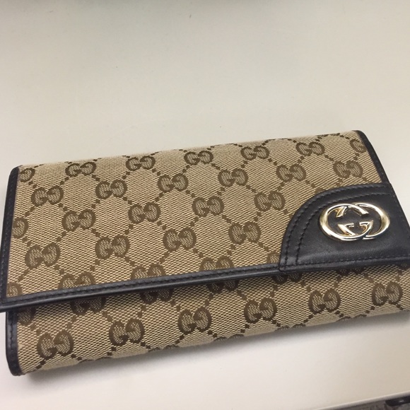 Gucci wallet!