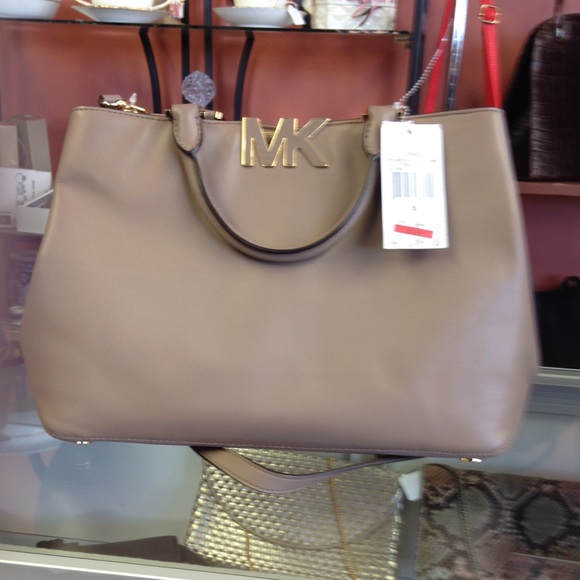 New Authentic Michael Korse bag