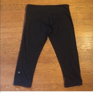 Lululemon Reverse wonder crop