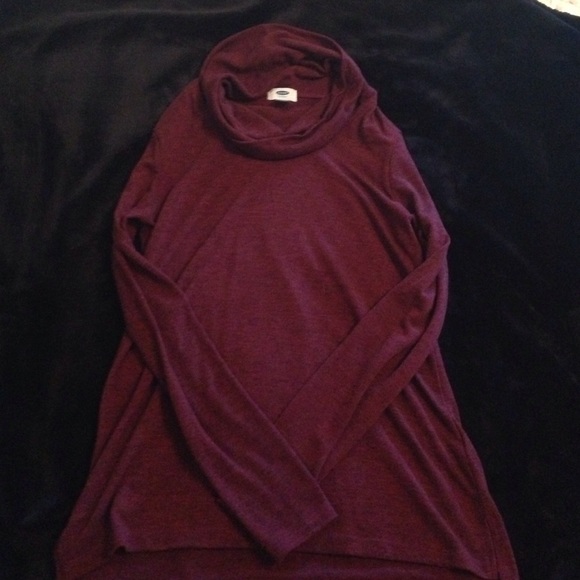Maroon long sleeve shirt
