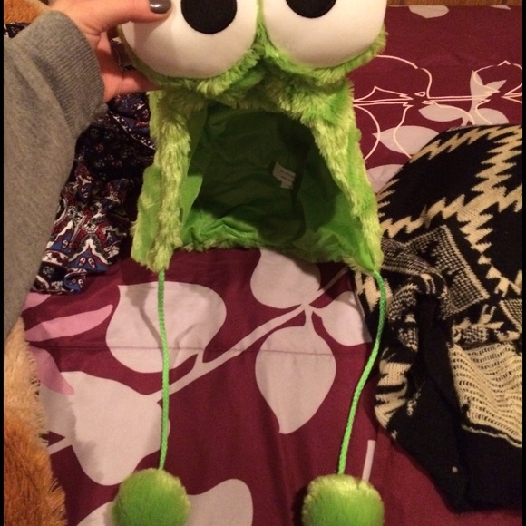 Fun frog hat - Picture 2 of 2