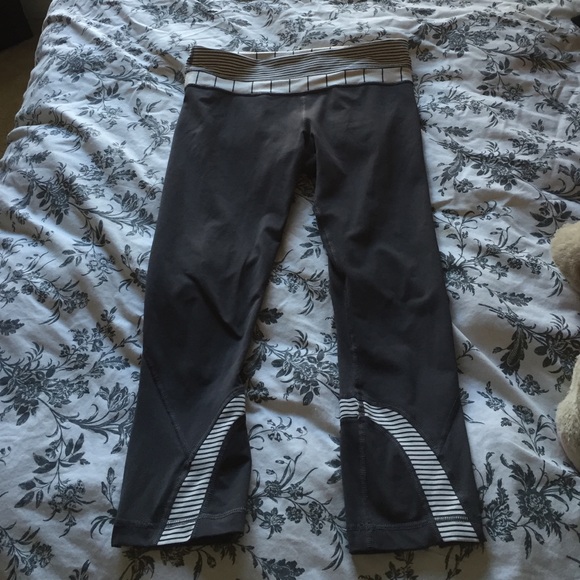 Lululemon run inspire crops