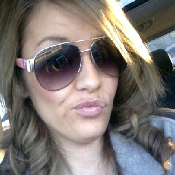 Meet your Posher, Brandie - Picture 1 of 1