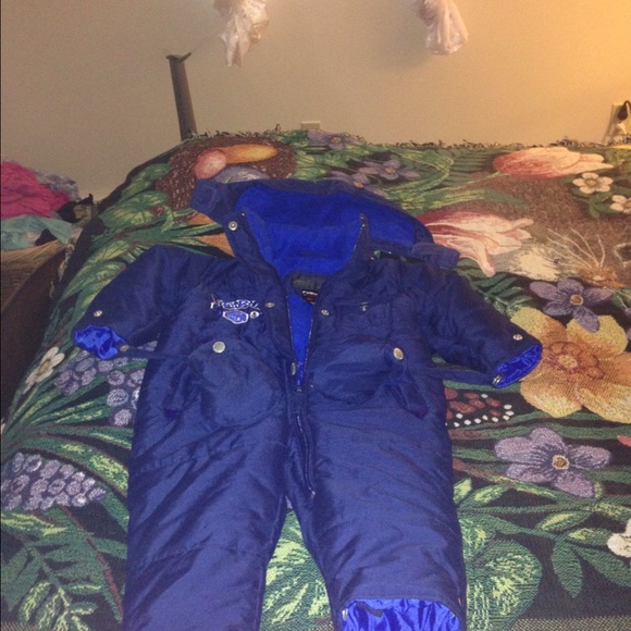 Dark blue snow suit new condition - Picture 1 of 2