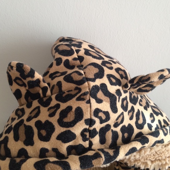 Girls warm and comfy sweater/coat - Picture 3 of 3