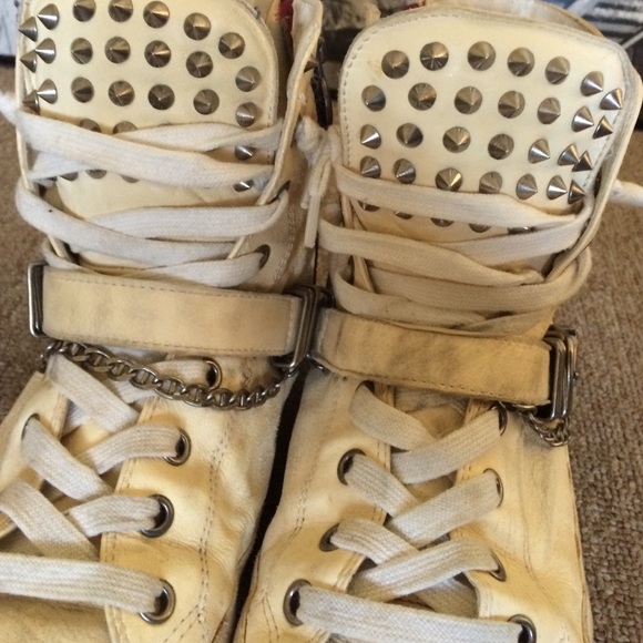 Sam Edelman Retro Sneakers - Picture 2 of 4