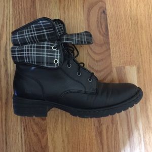 b. o. c.  Black Boots