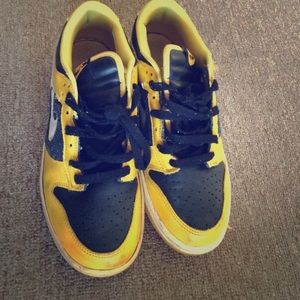 Yellow and black Nike dunks