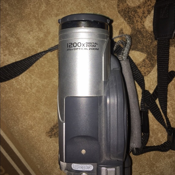 Video Camera - Picture 4 of 4