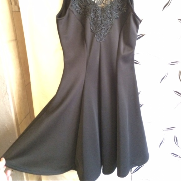 Black fitted party dress - Picture 2 of 4