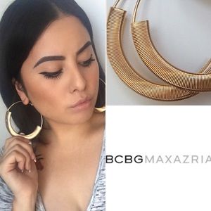 ✨GOLD HOOPS✨