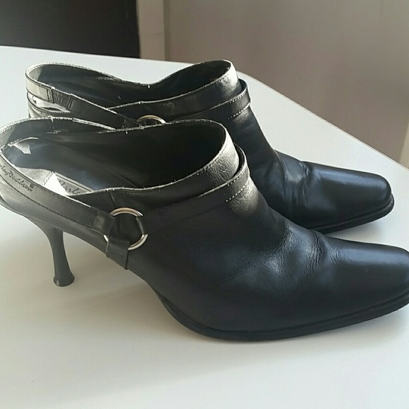 SOLD.   Hrarley - Davidson shoes