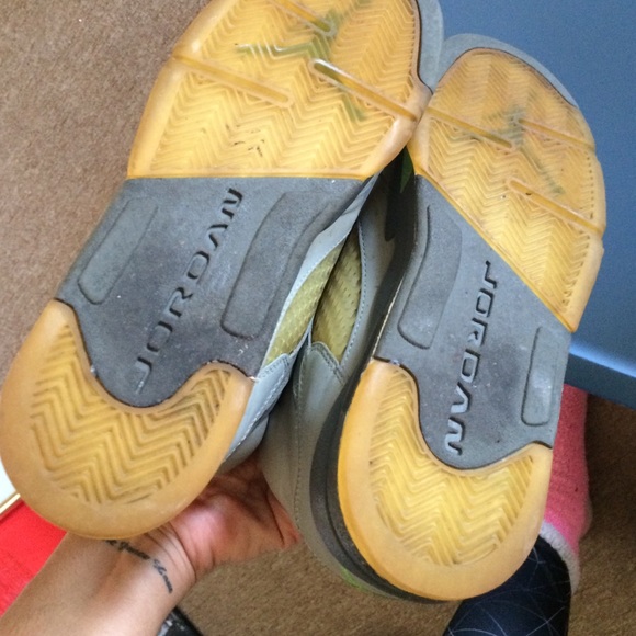 Green and grey Jordans - Picture 3 of 4