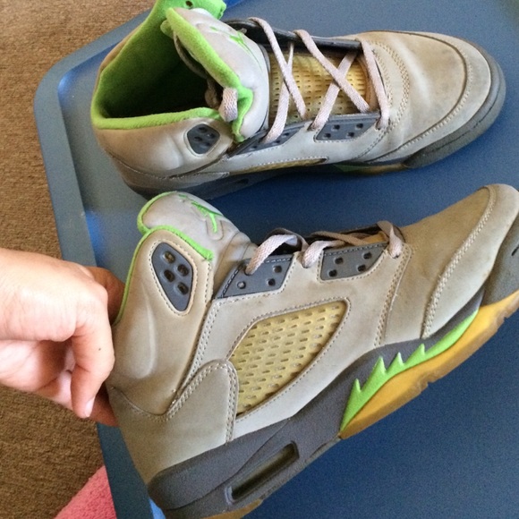 Green and grey Jordans - Picture 4 of 4