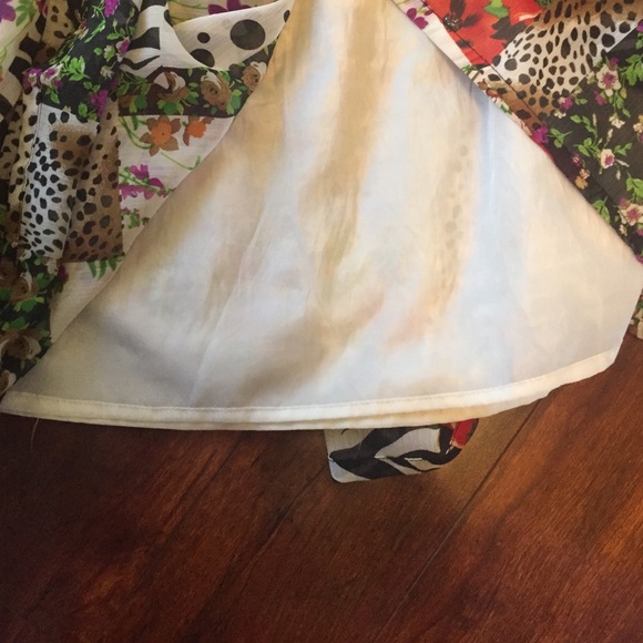 💢SOLD💢▶️ŁĀŠT ĆHĀŃCÈ◀️ Multicolored pleated skirt - Picture 2 of 4