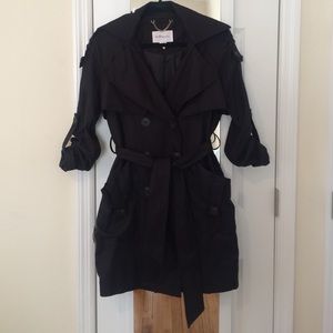 👉🏿SALE 👈🏿BCBG Generation mid length coat.