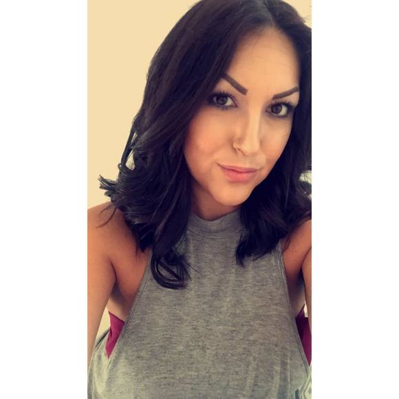 Meet your Posher, Manda