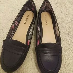 Adorable black flats!