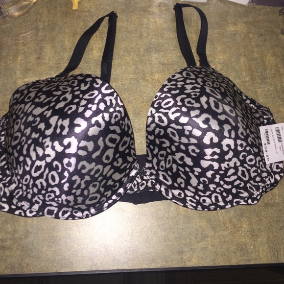 Fredericks of Hollywood exxtreme cleavage Bra