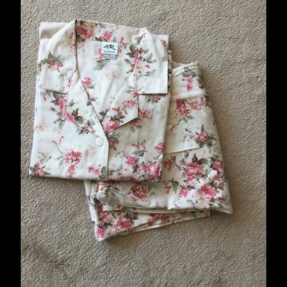NWOT 100% cotton pajamas