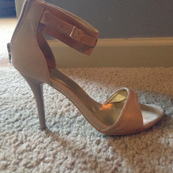 Short heel shoes - Picture 2 of 3