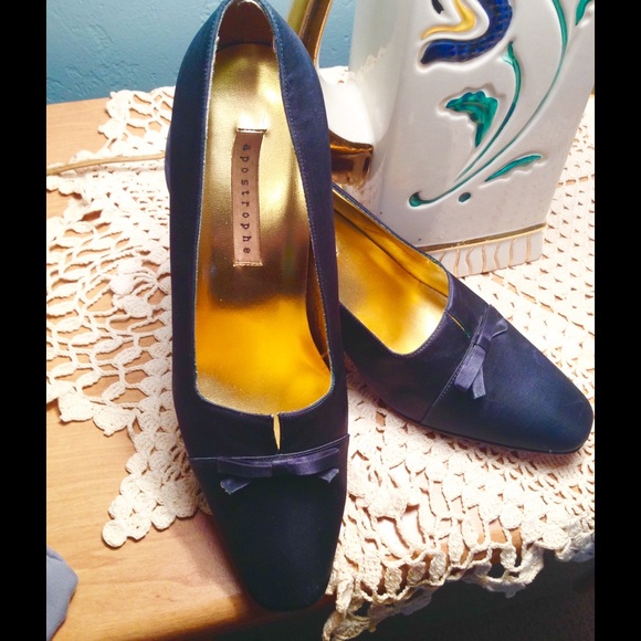 Beautiful Apostrophe satin pumps