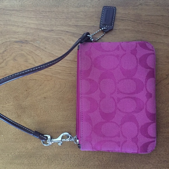 Pink Coach wristlet - Picture 3 of 4