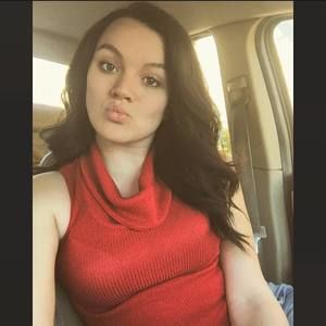 Meet your Posher, Caitlin