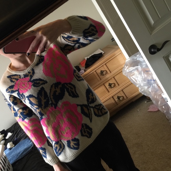 She inside Floral Sweater