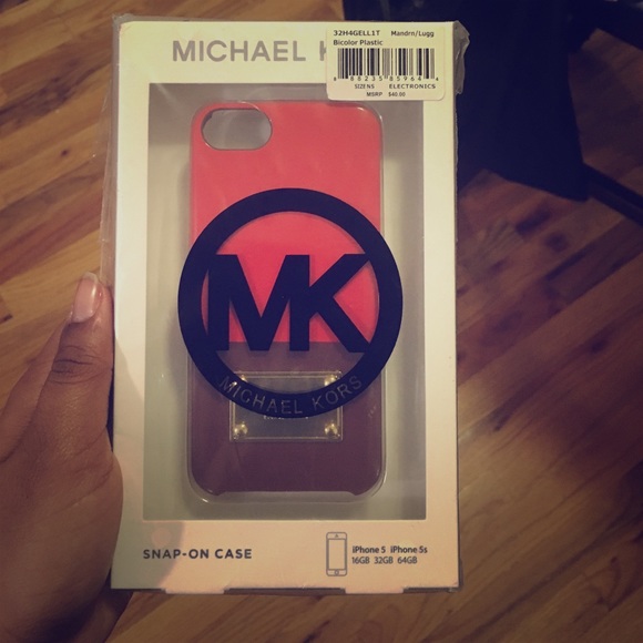 SALE ! Michael Kors Snap-on Case 👌🏽