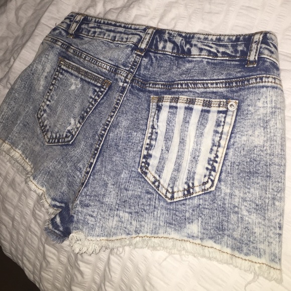 High Rise Shorts - Picture 3 of 4