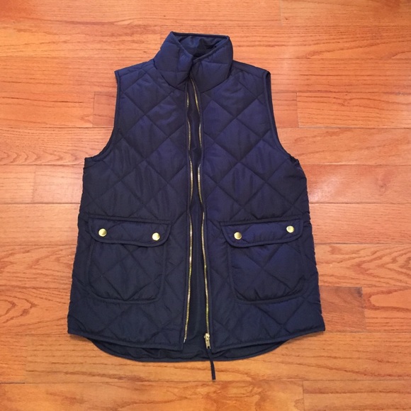 NWOT Navy Quilted Puffer Vest