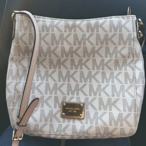 Authentic Michael Kors messenger logo crossbody
