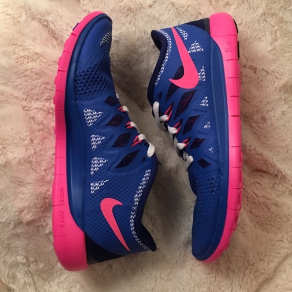 Nike Shoes - Nike Free Run 5.0
