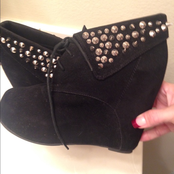 Studded wedge boots