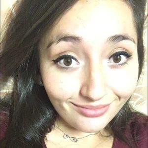 Meet your Posher, Claudia