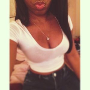 Meet your Posher, Nakia