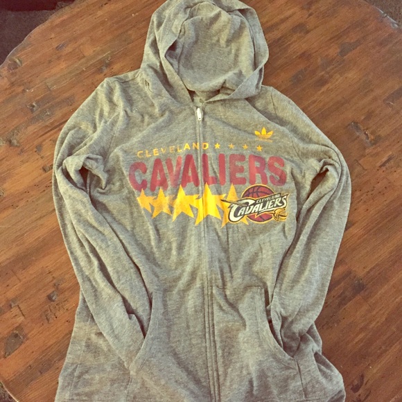 Cleveland Cavs zip up