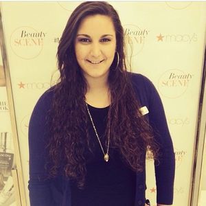 Meet your Posher, Angie