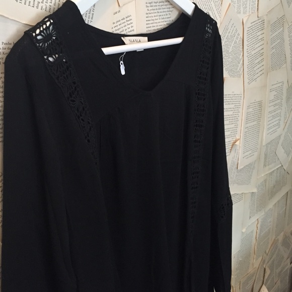 LILA black embroidered blouse .S,m and L available - Picture 2 of 2