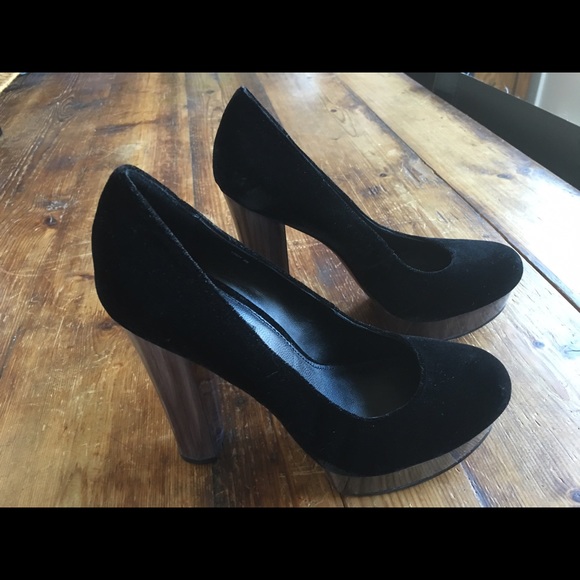 🌹Rachel Zoe Leila Black Velvet Heel.