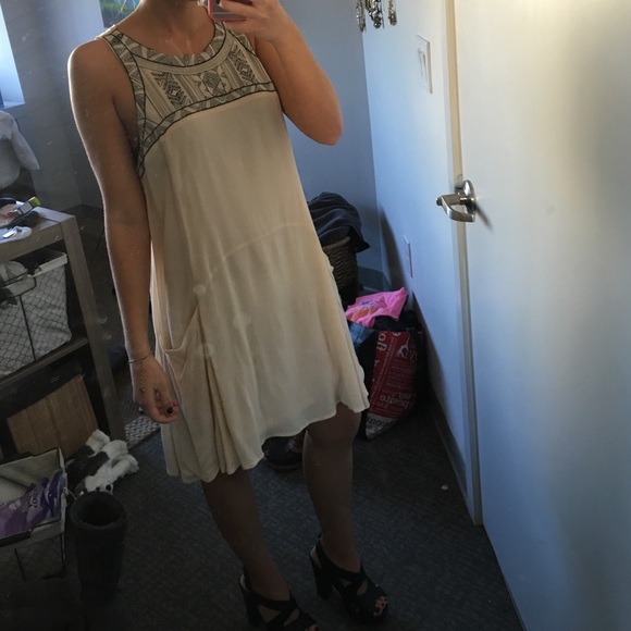 Never been worn dress with pockets!