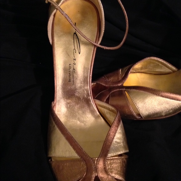 Cerre exclusive multi gold metallic heels